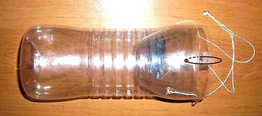 Вид малявочницы, изготовленной из бутылки - фотография