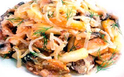 Грибы с картофелем и сметаной с маслом