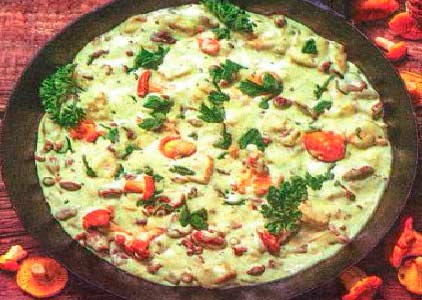 Рыжики тушеные с яблоками мукой