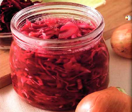 Маринованная брюссельская капуста с корнем хрена