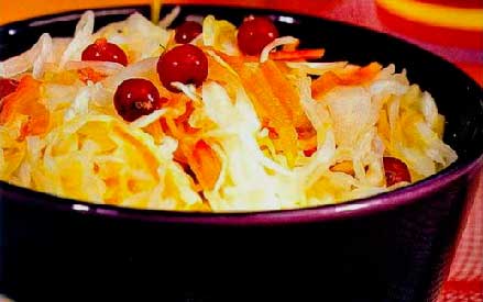 Квашеная капуста с клюквой и укропом