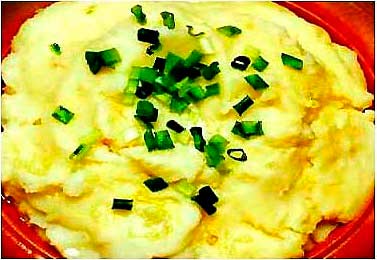 Картофельное пюре с зеленым луком фотография
