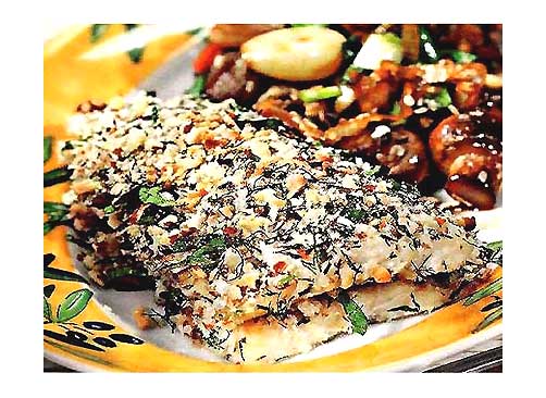 Рыба, запеченная в духовке с соусом, грибами, овощами, сыром фотография