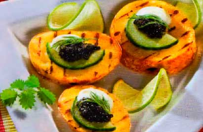 Бутерброды из картофеля с черной икрой