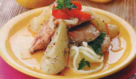 Тушеная с картофелем и лимоном горбуша