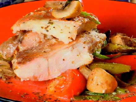 Рыба тушеная с грибами и овощами