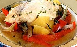 Рыба тушеная с картофелем помидорами фотография