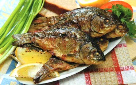 Жареные караси с лимоном на масле