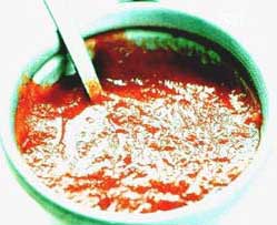 Коричневый соус с кислой томатной добавкой фотография