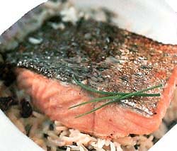 Рыба под белым винным соусом с рисом фото