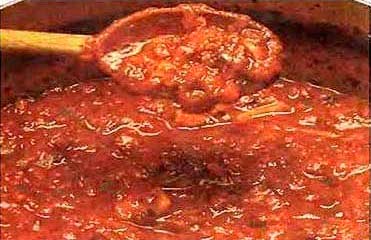 Соус из томатной пасты к рыбе, мясу фотография