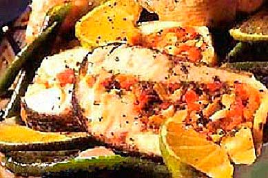 Жареная рыба под винным домашним соусом фотография
