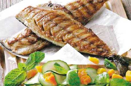 Скумбрия маринованная под маринадом из цукини
