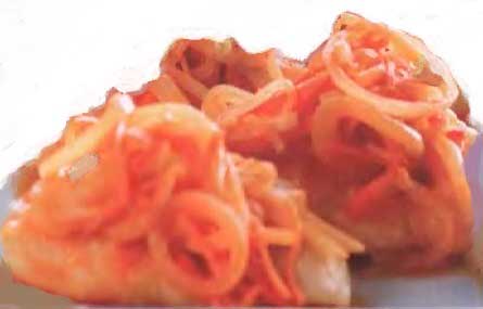 Треска маринованная морковью и луком